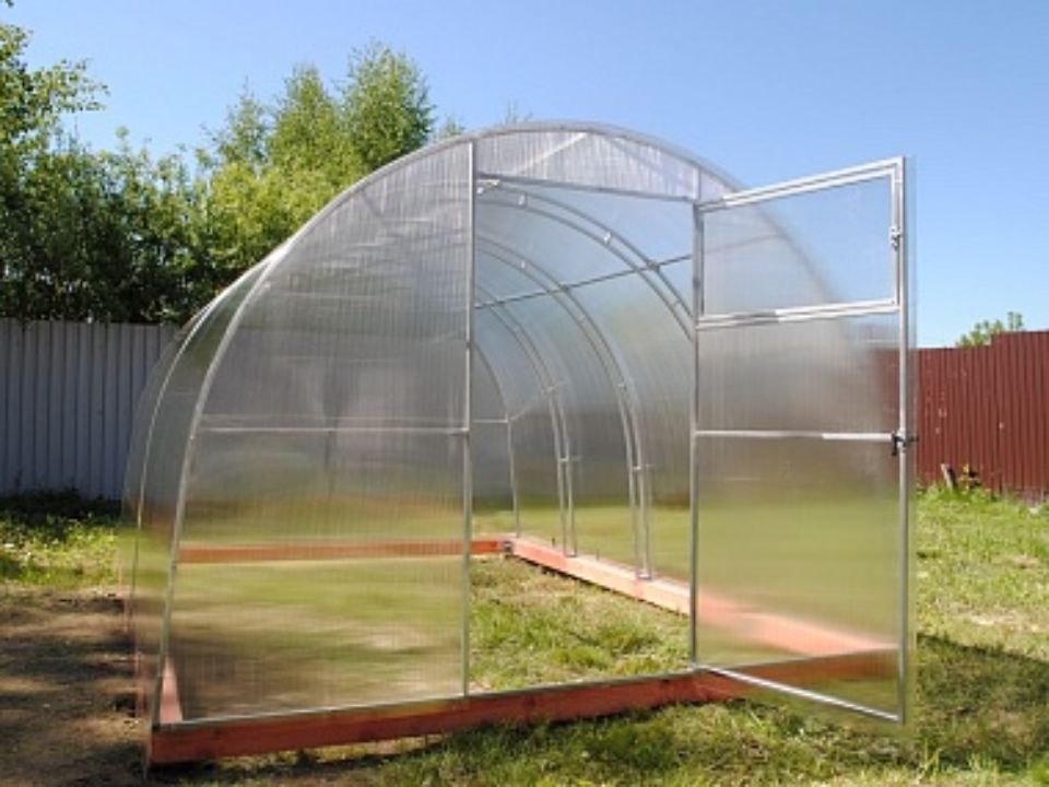 ТЕПЛИЦА ИЗ ПОЛИКАРБОНАТА 25Ц 3 НА 6 МЕТРОВ - БАЙК.БЕЛ