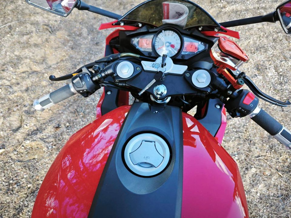 МОТОЦИКЛ MOTOLAND R1 300