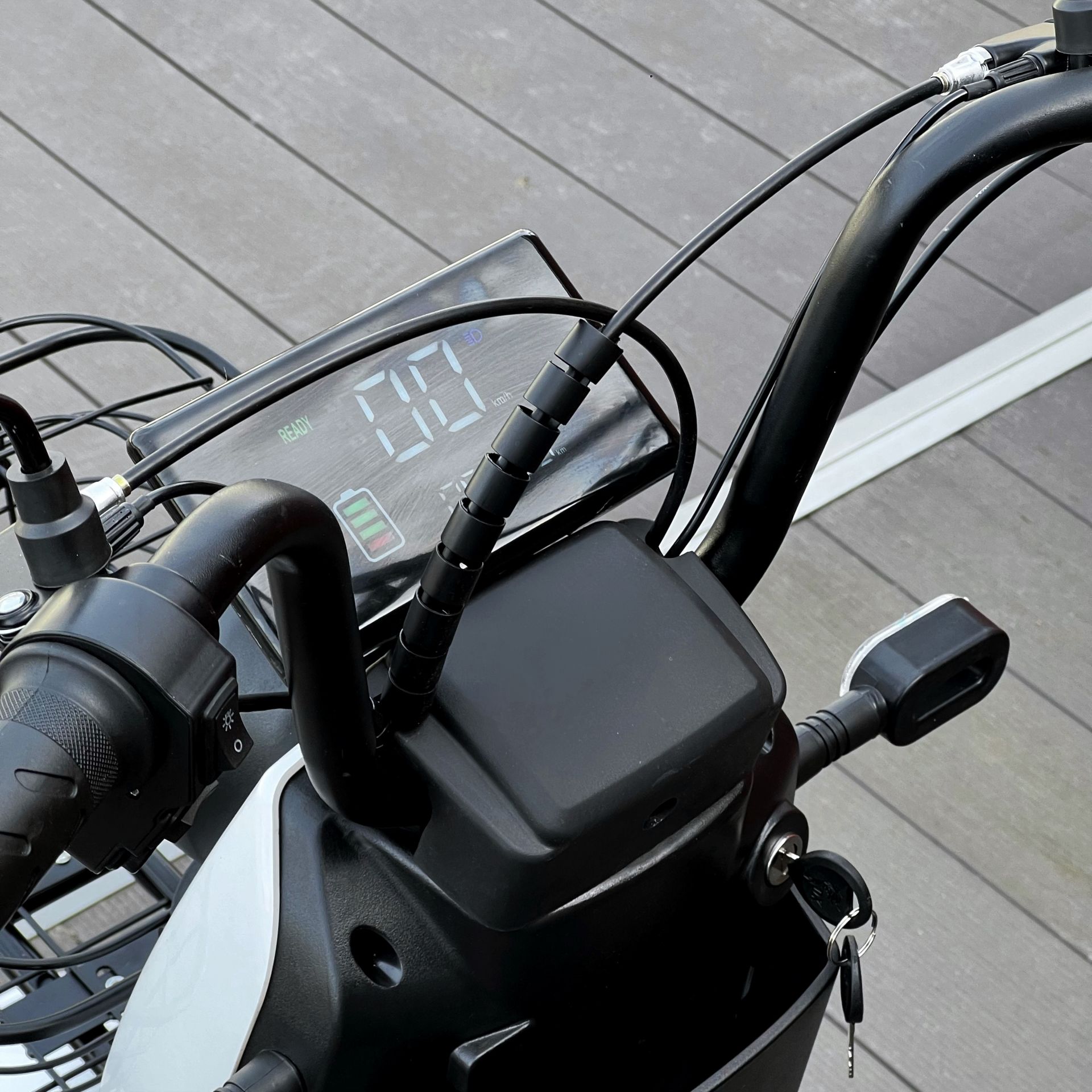 ЭЛЕКТРОСКУТЕР SHTENLI MODEL 21 PERFORMANCE LI-ON 48V20A