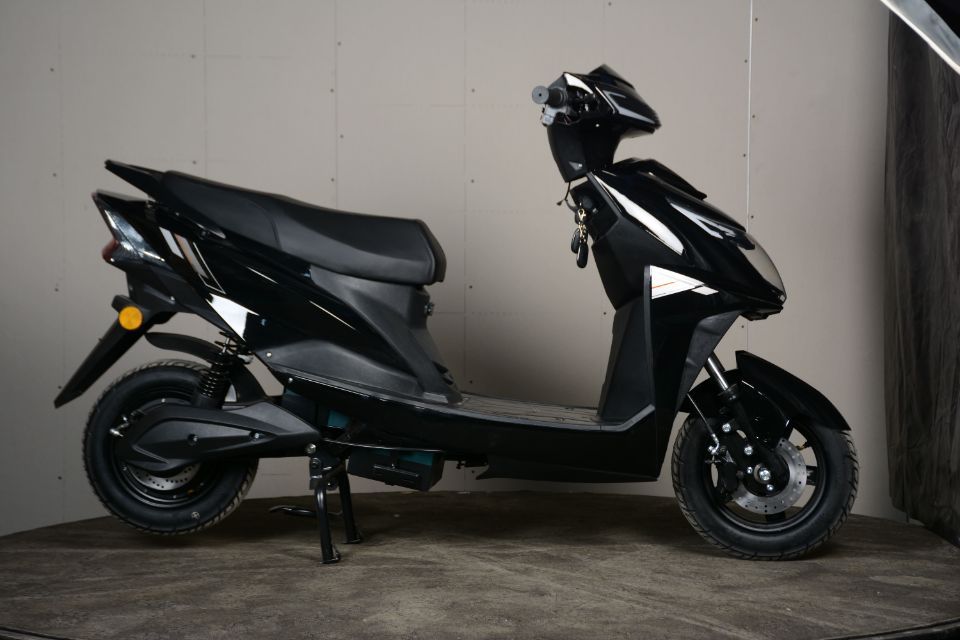 Электроскутер VOLT STORM 1000W 