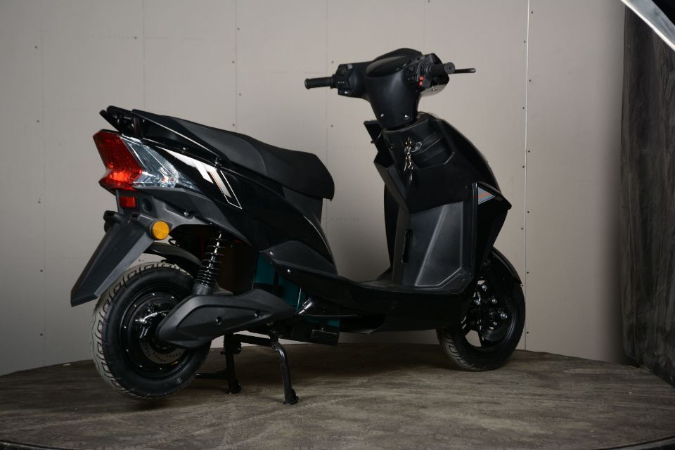 Электроскутер VOLT STORM 1000W 