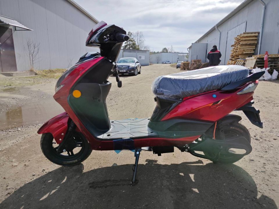 ЭЛЕКТРОСКУТЕР TSUNAMI BOXER