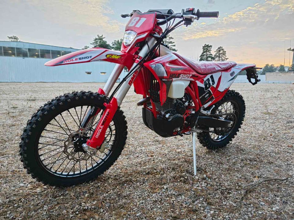 REGULMOTO HOLESHOT RED EDITION (4 VALVES)