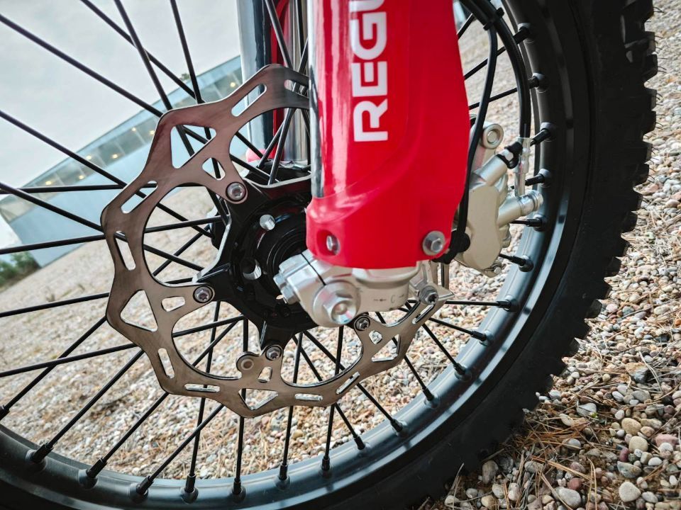 REGULMOTO HOLESHOT RED EDITION (4 VALVES)