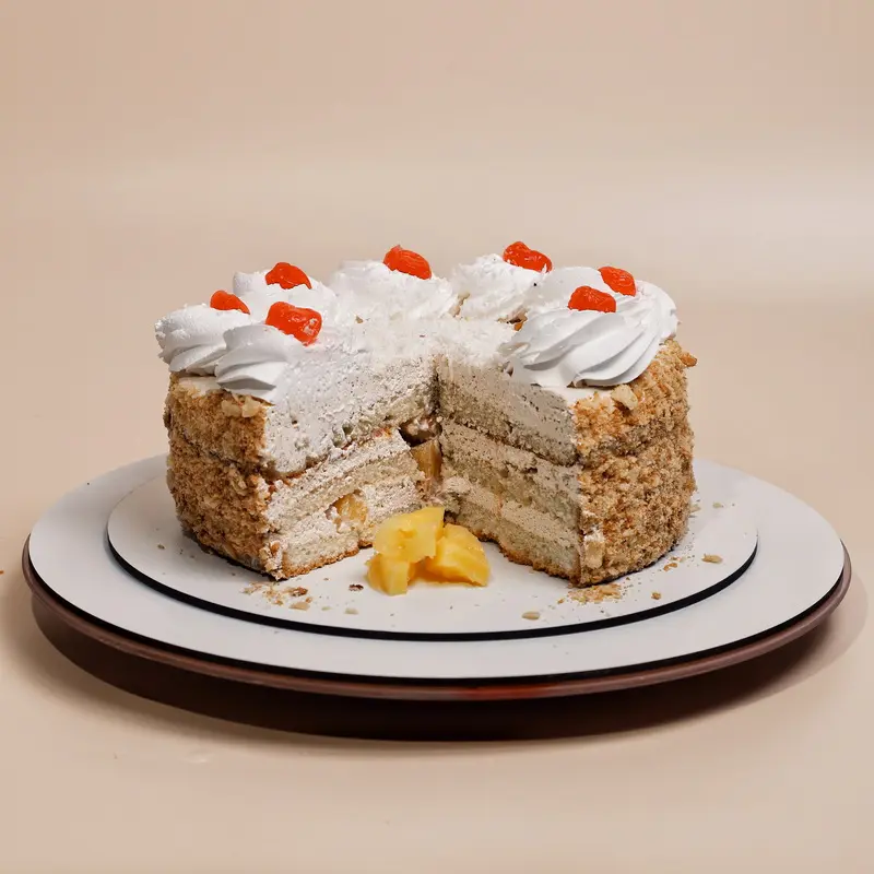 Торт "Ананасово-миндальный" в разрезе