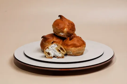 Пирожное "Заварное с кремом"