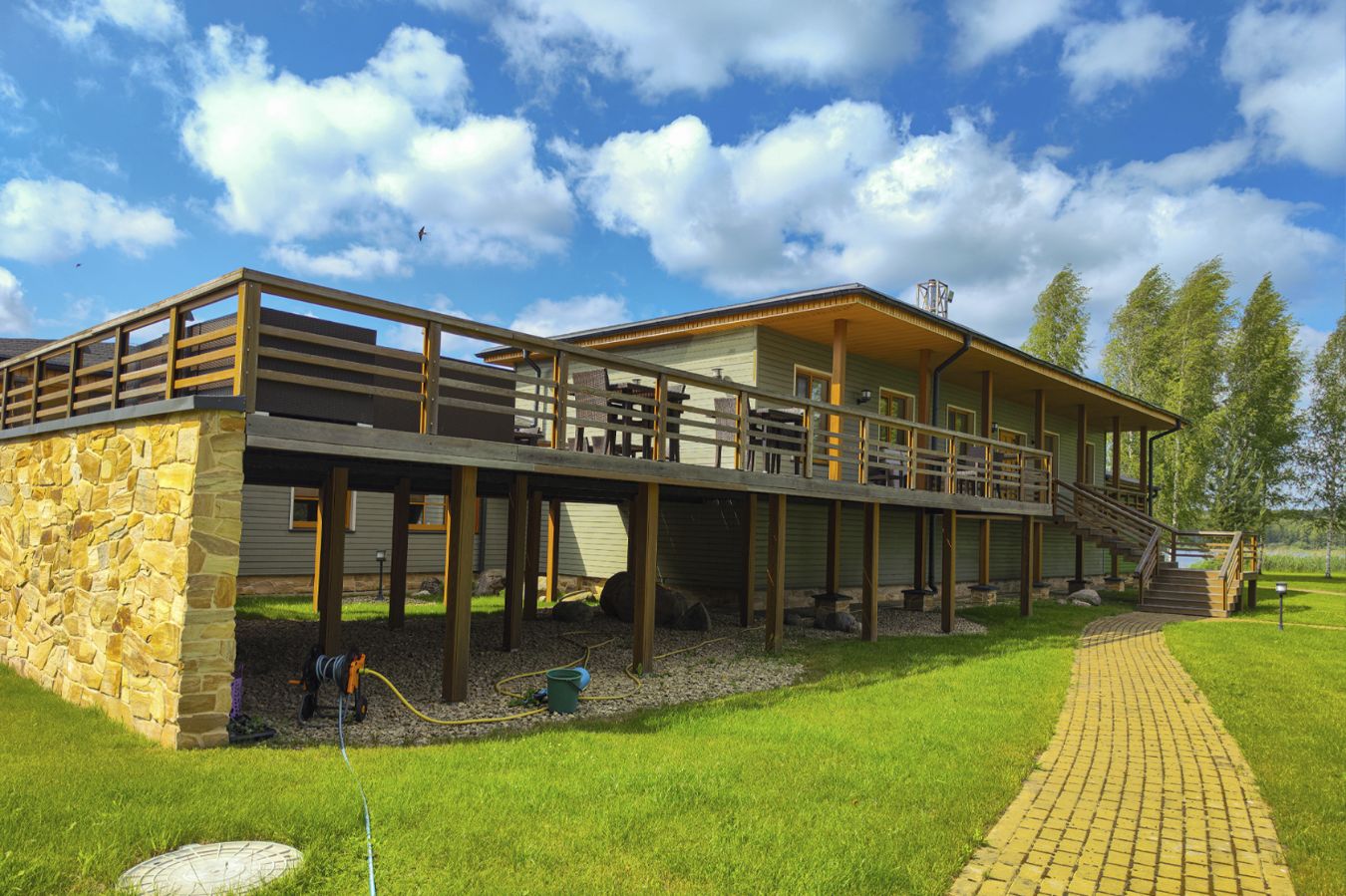 дом на озере