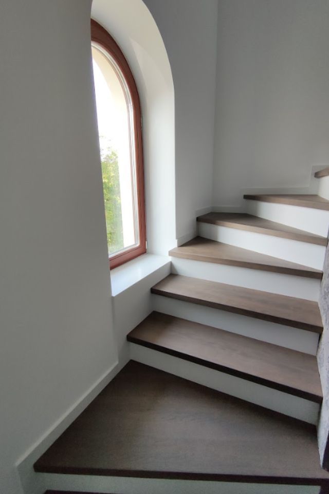 Облицовка бетонной лестницы деревом в Гродно