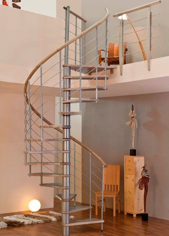 Готовая модульная винтовая лестница из дерева и металла