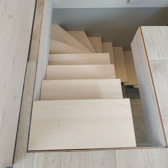 Ступени для лестницы из сосны
