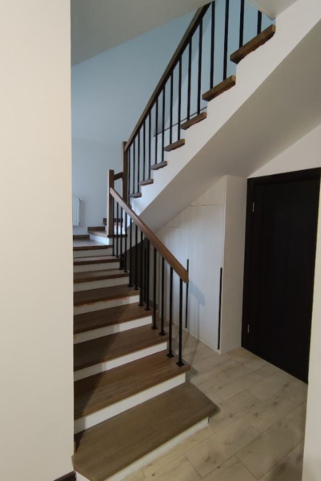 Отделка лестницы из бетона в частном доме