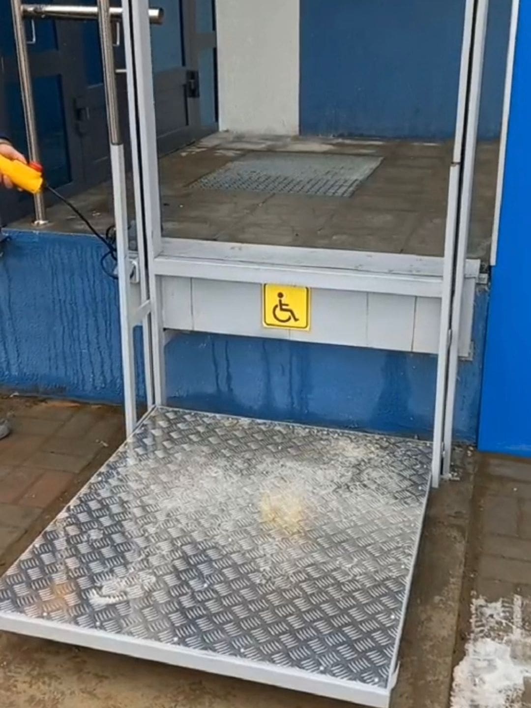 Подъемный механизм для инвалидов