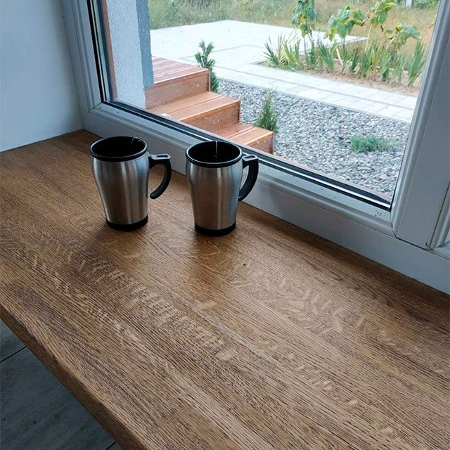 Деревянный подоконник из массива дуба