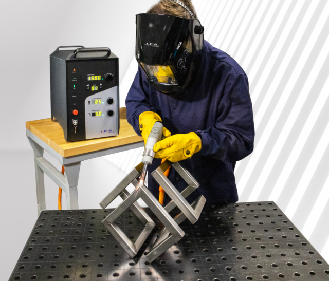 Система импульсной лазерной очистки металла